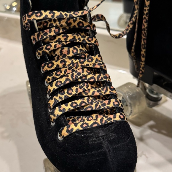 Moxie Panther Outdoor Roller Skates - Picture 2 of 14